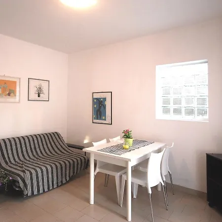 Sirena Apartment *
